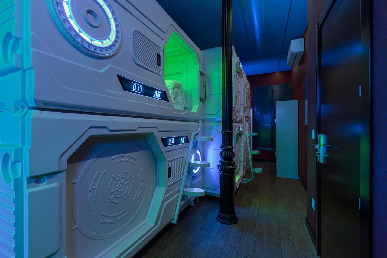 Art Seven Hostel Capsules Мадрид Экстерьер фото