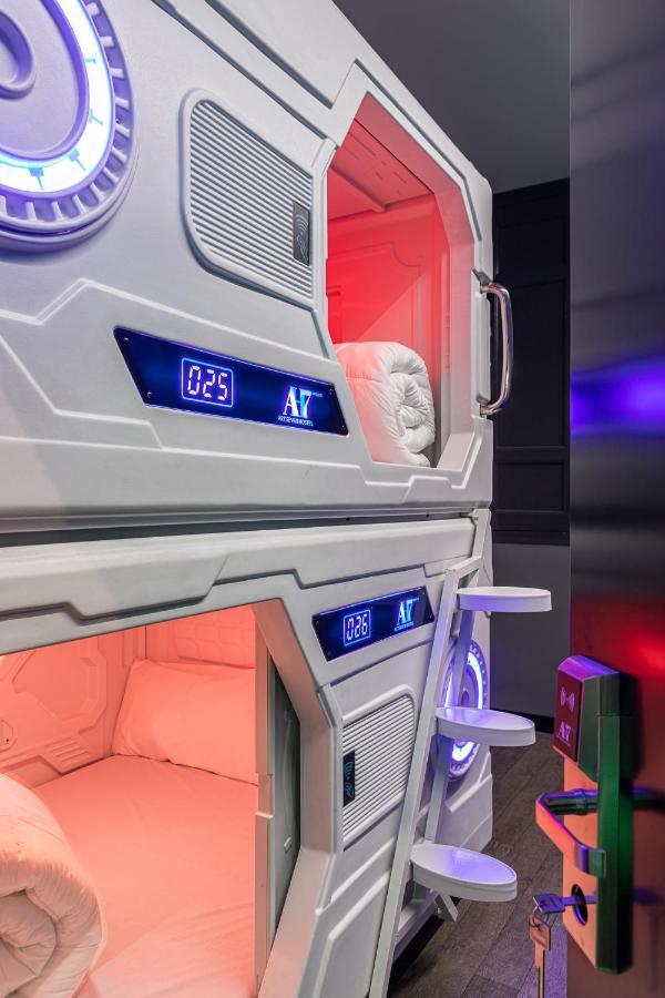 Art Seven Hostel Capsules Мадрид Экстерьер фото