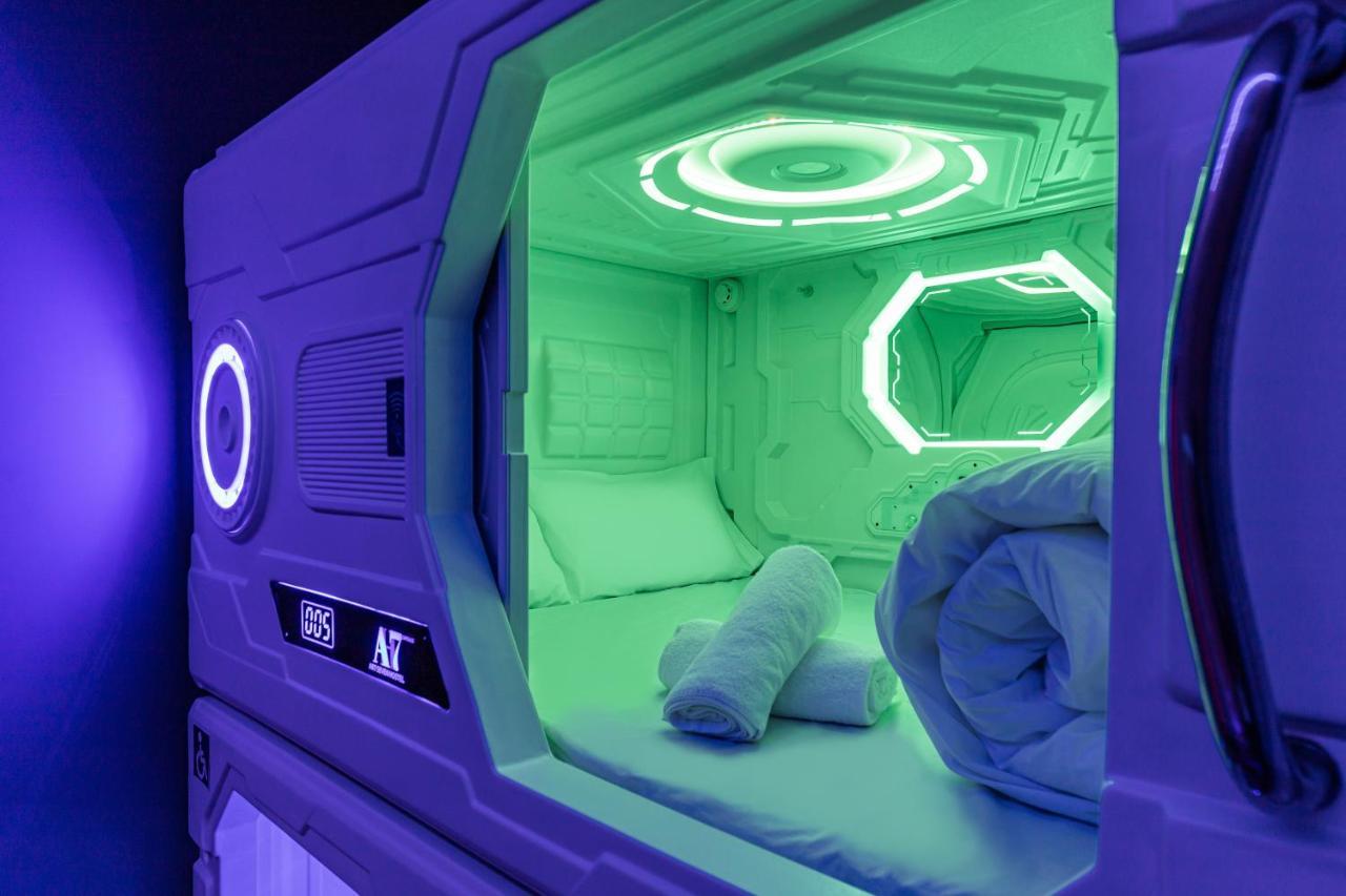 Art Seven Hostel Capsules Мадрид Экстерьер фото