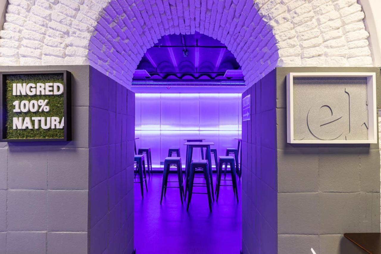 Art Seven Hostel Capsules Мадрид Экстерьер фото