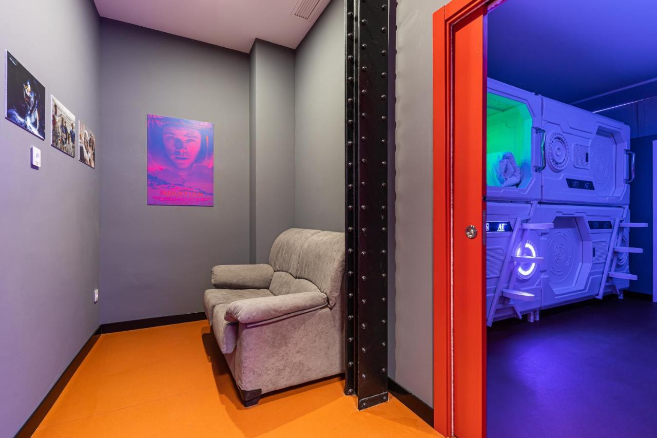 Art Seven Hostel Capsules Мадрид Экстерьер фото