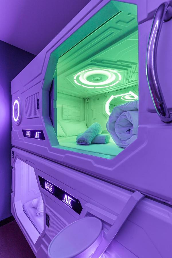 Art Seven Hostel Capsules Мадрид Экстерьер фото