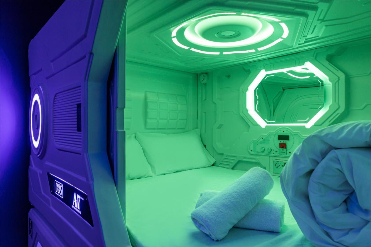Art Seven Hostel Capsules Мадрид Экстерьер фото