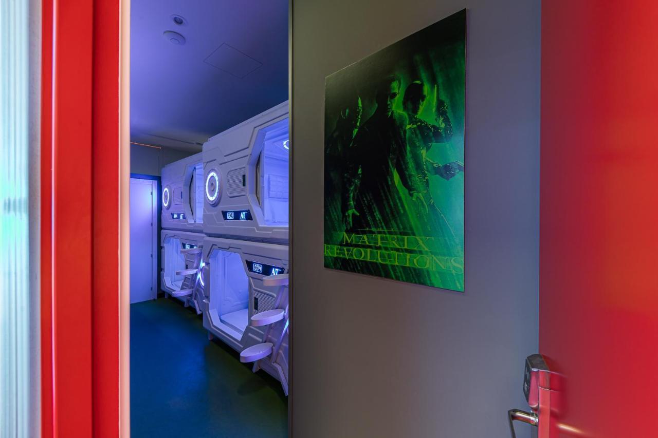 Art Seven Hostel Capsules Мадрид Экстерьер фото