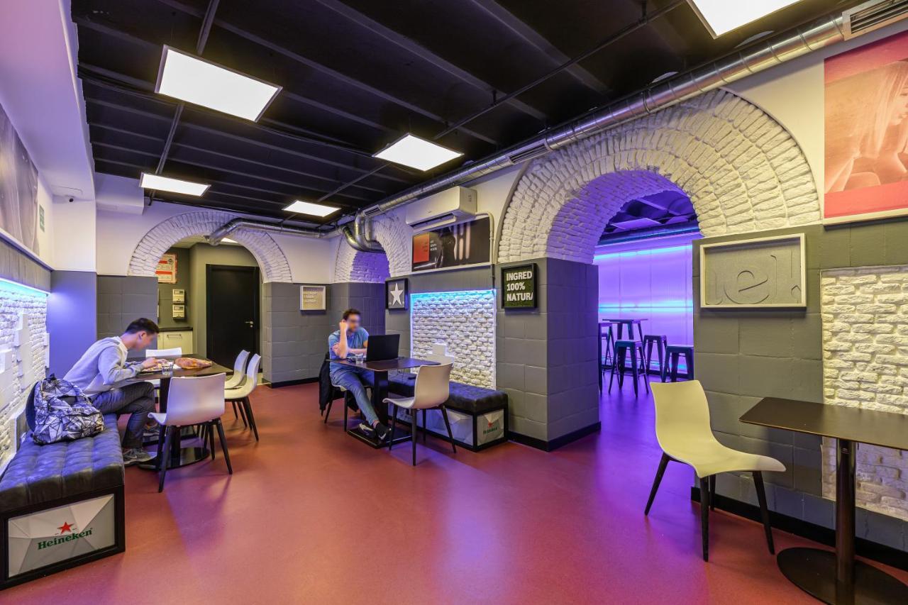 Art Seven Hostel Capsules Мадрид Экстерьер фото