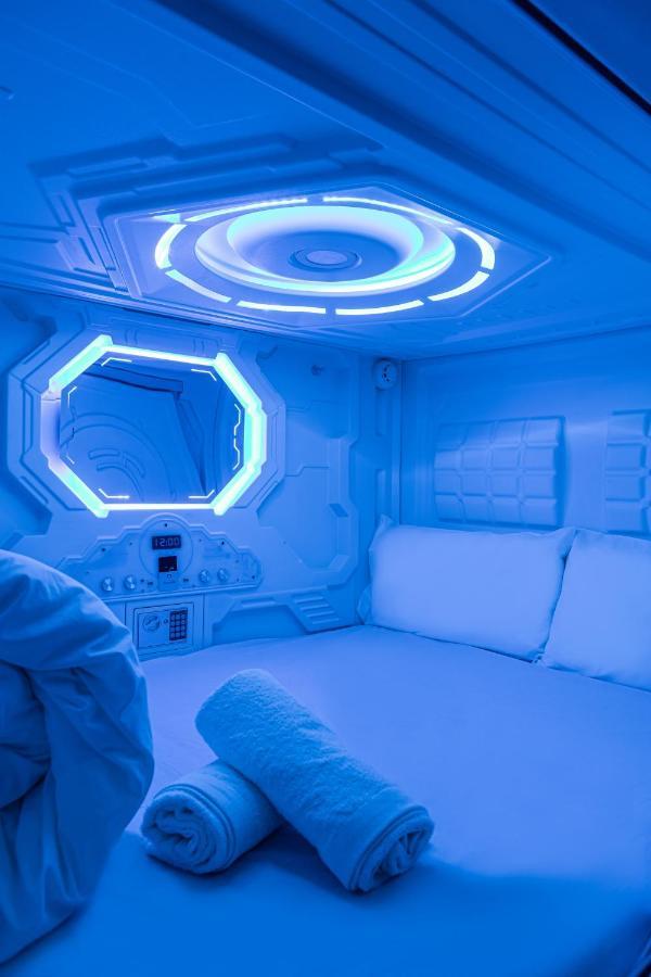 Art Seven Hostel Capsules Мадрид Экстерьер фото