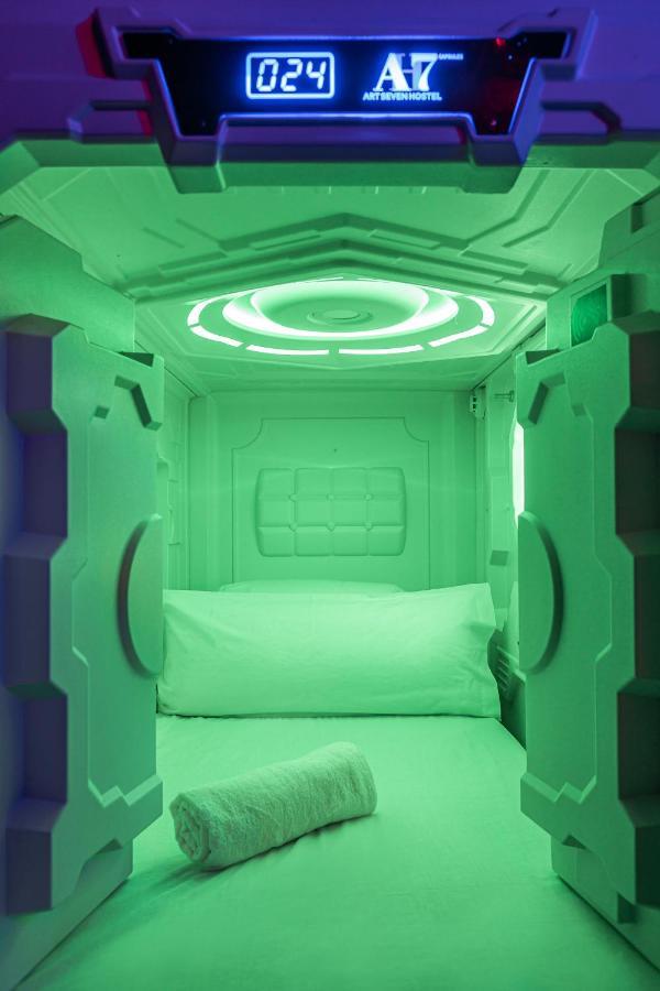 Art Seven Hostel Capsules Мадрид Экстерьер фото